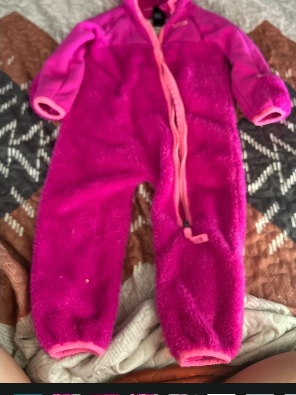 The North Face Kids Fleece One-Piece Romper - Bright Pink